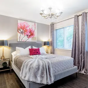 Gasthof Downtown Luxury Victorian Retreat